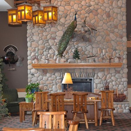 Boarders Inn And Suites By Cobblestone Hotels - Fayette Exterior photo